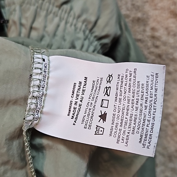 Nike Pants - Picture 4 of 4